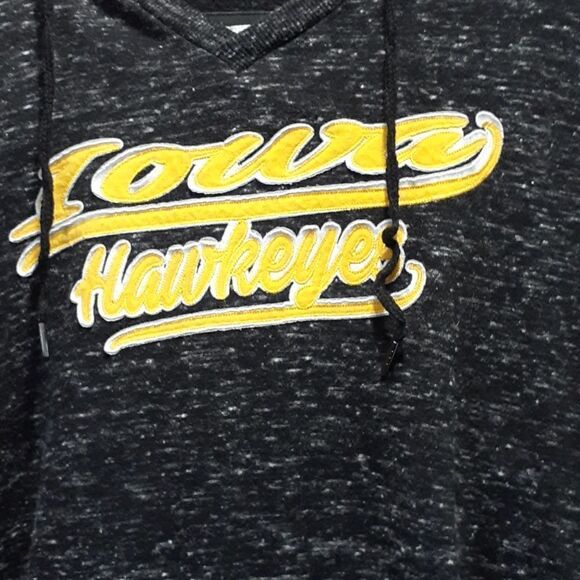 Hawkeyes woman's size L. Sweatshirt - Picture 2 of 4